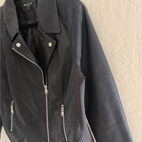 Baccini Women's black Leather Jacket - Picture 4 of 6